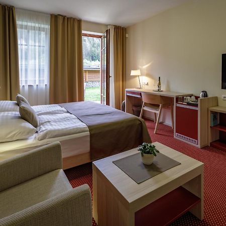 Ludvíkov Peras Wellness Hotel מראה חיצוני תמונה